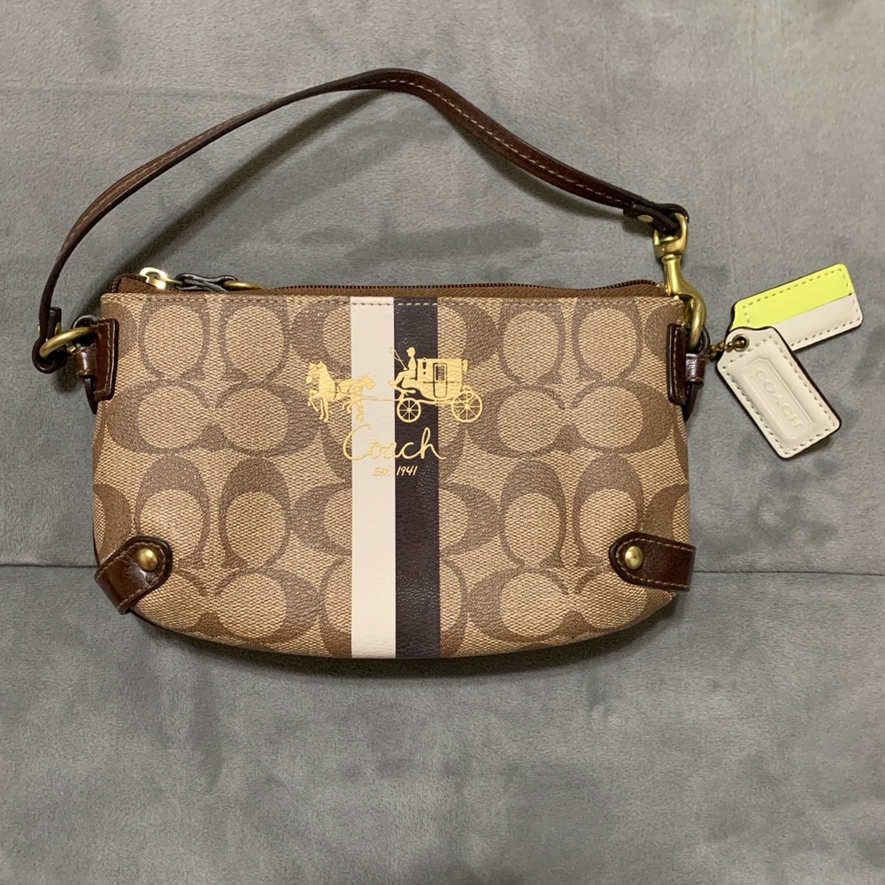Coach wristlet/ bwn